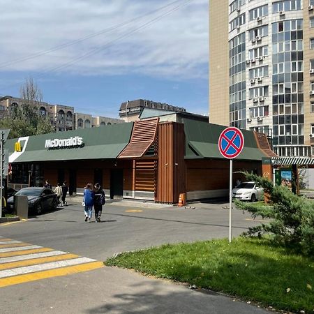 Уютная Квартира В Самом Сердце Алматы Almati Kültér fotó